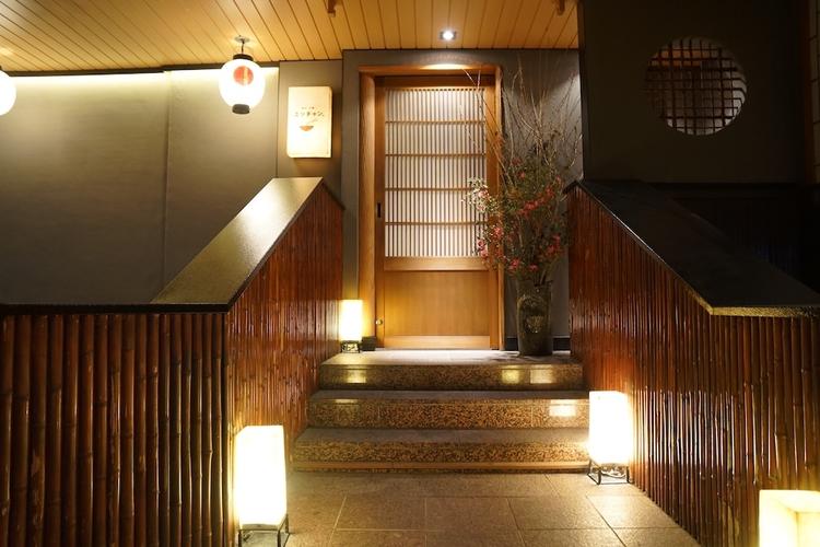 予約必須の大人気、六本木店