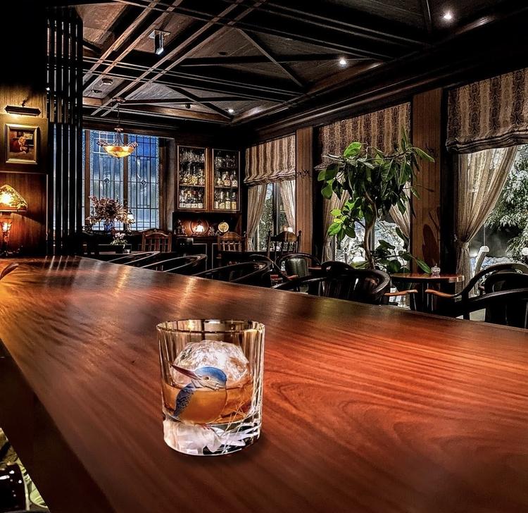 雪の日のカウンター席