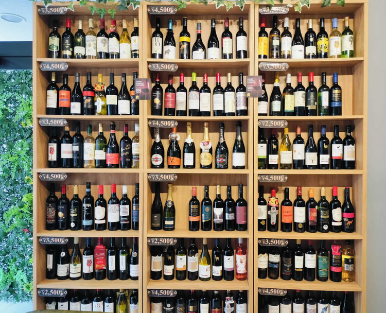 ワインは価格に合わせて多数ご用意