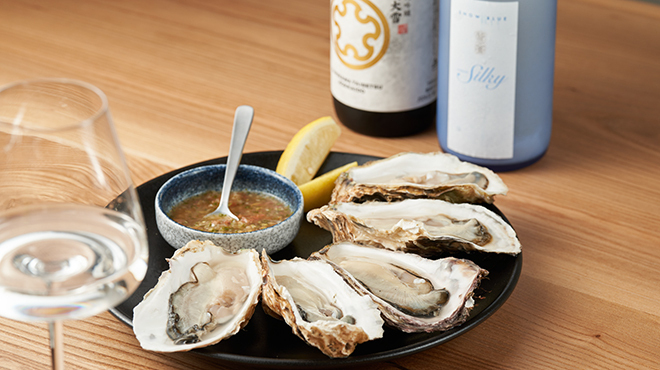 牡蠣に合うワインや日本酒も充実◎