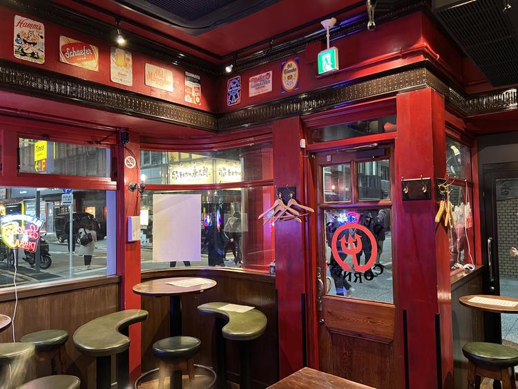 カジュアルな雰囲気の店内