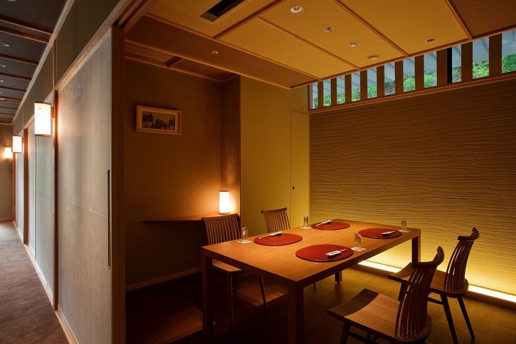 京都亀岡の旅館で和食・会席料理を提供