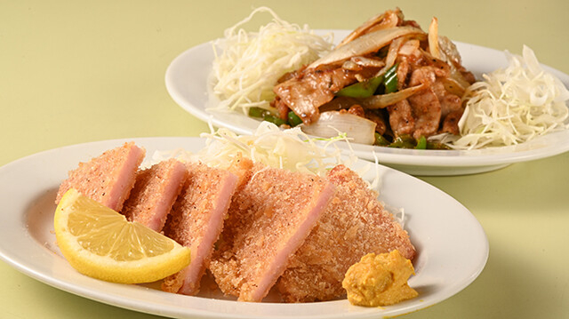 手作りのハムカツは広い層に大人気