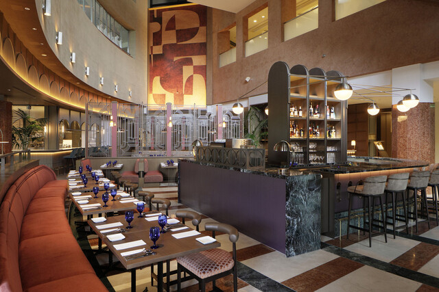 幅広いお客様の接客に携われます！