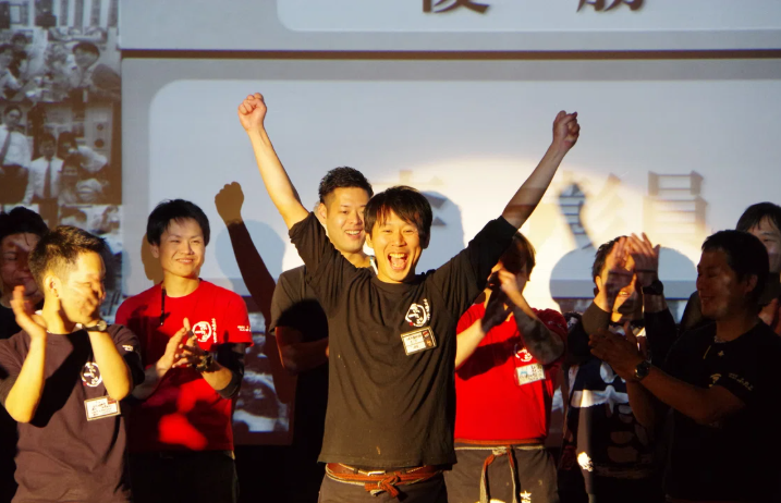 祝う時も全力です！