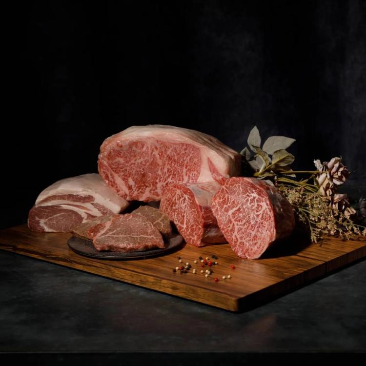 熟成させた黒毛和牛を絶妙な火入れで