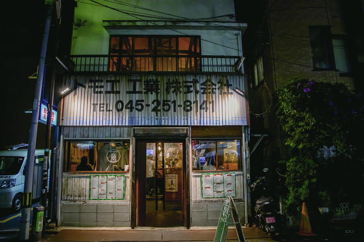 外装はそのまま、倉庫丸ごとリノベーション