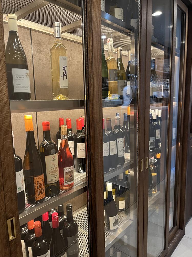 見せるワインセラーでお客様が選べる