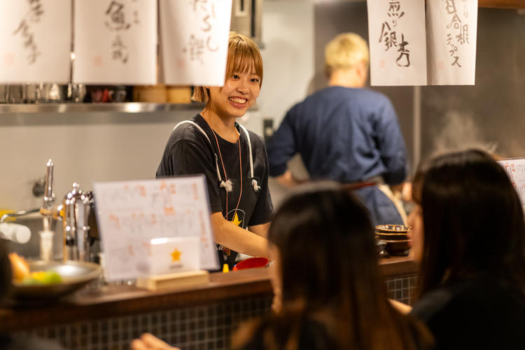 調理も接客もイチから学べます！