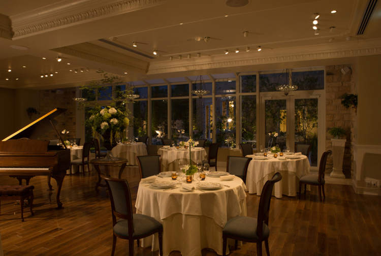 昼と夜でも顔を変える空間です◎