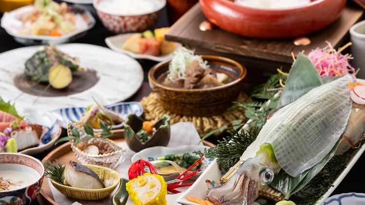 店内の生簀より新鮮なお魚をご提供！