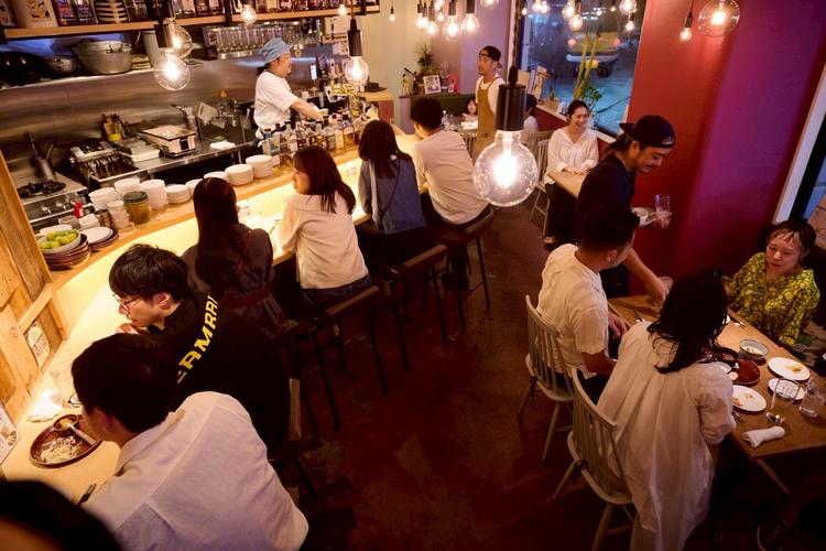 常連さまも多くアットホームなお店です