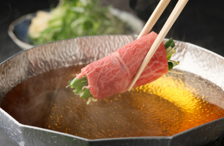 大阪の中心エリアで人気店を運営！