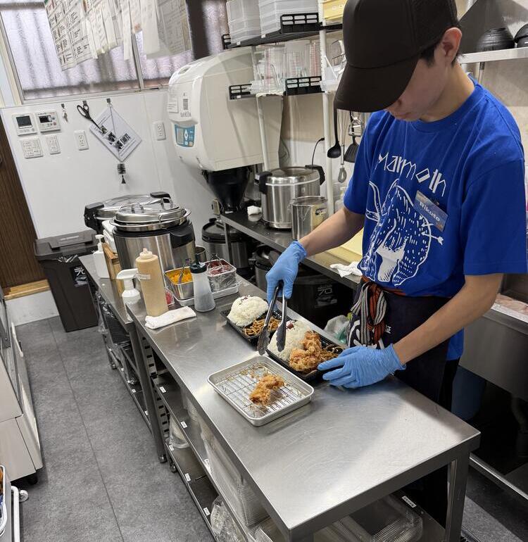 販売＆調理どちらにも携われる★