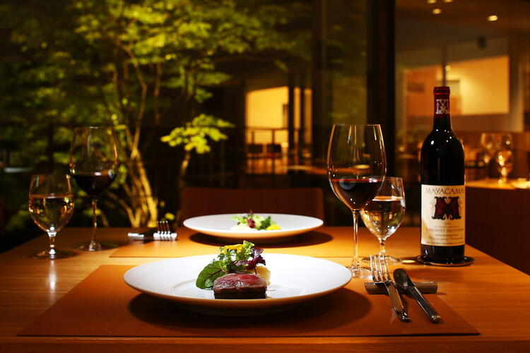 ホール正社員を積極採用中！