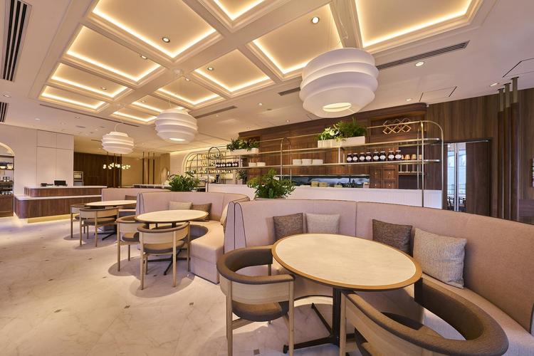 洗練された雰囲気の店内