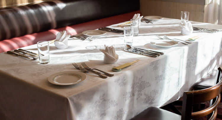 人気観光エリア浅草橋の老舗ホテル内