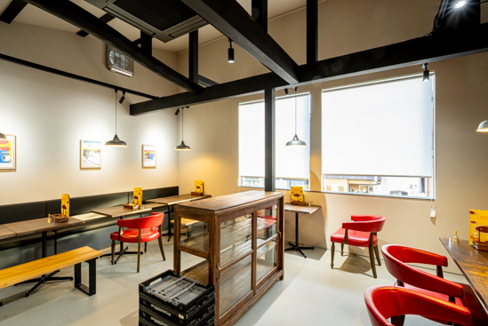 2階席は20席で広々空間