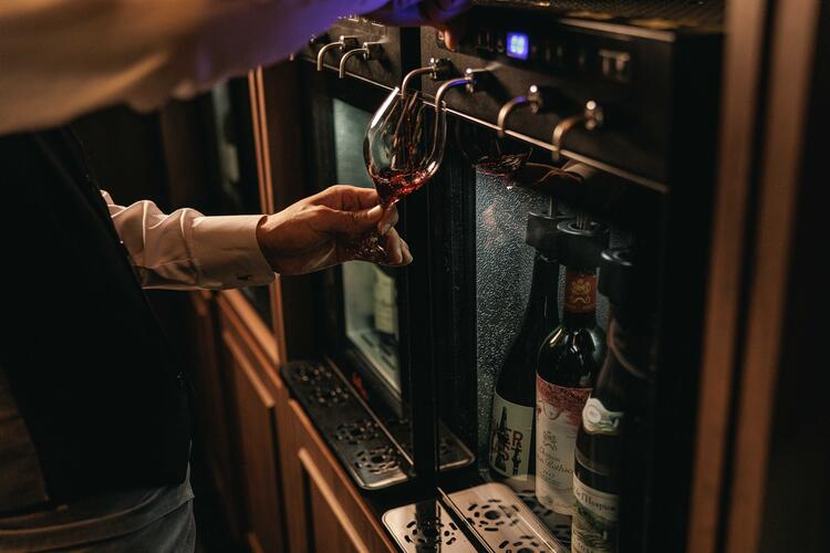 ソムリエ・サービススタッフも主役◎