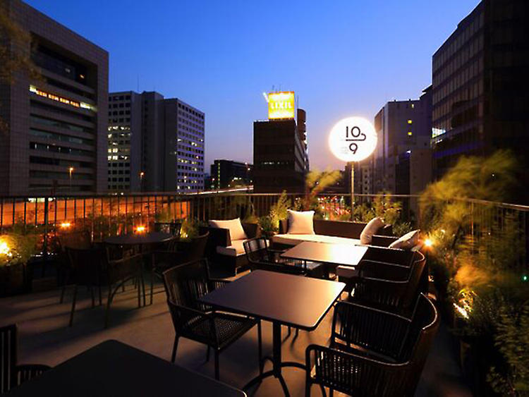 主にイベントで使用される屋上テラス！