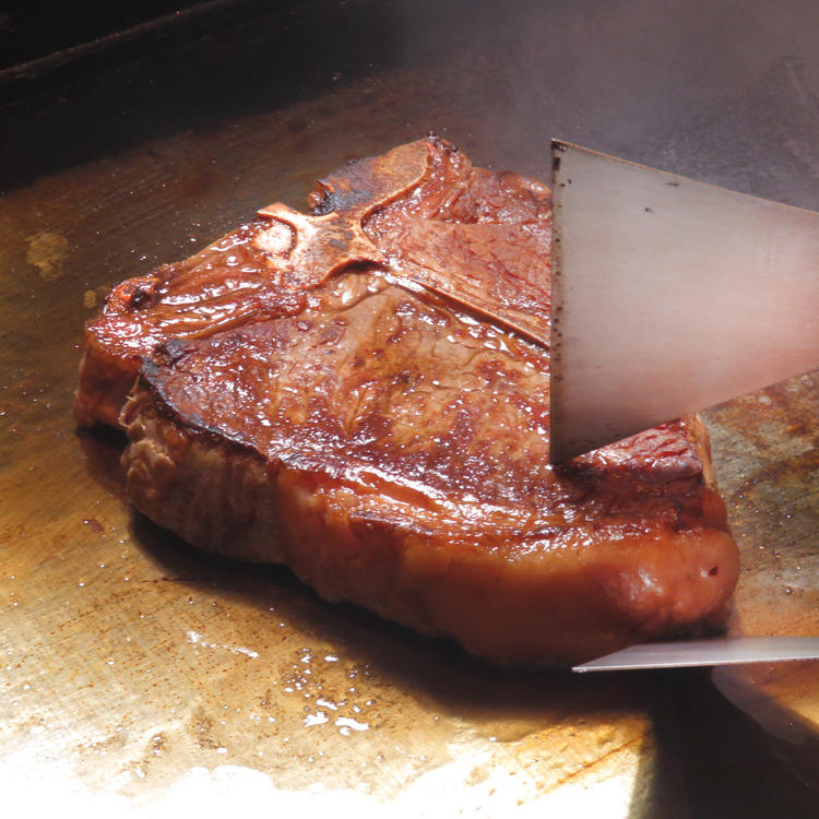 看板メニューのTボーンステーキ♪