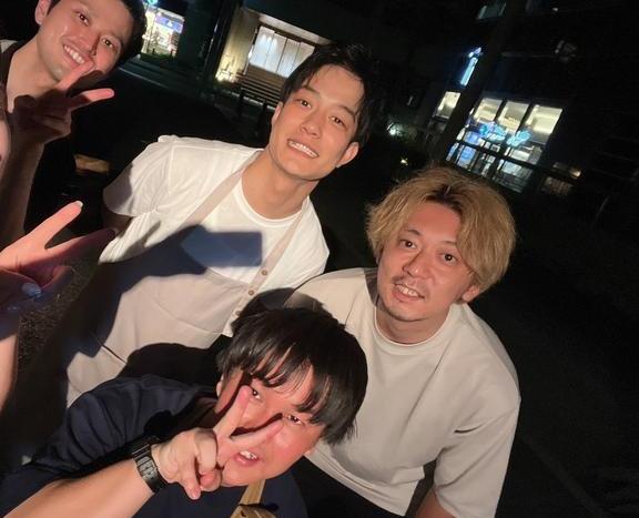 休みの日には勉強会でご飯に行ったり