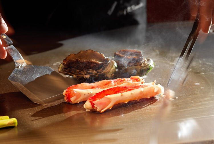 『青翠』では、鉄板焼きをご提供