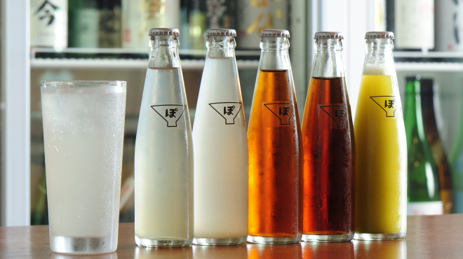 オリジナル瓶詰めサワー！日本酒以外も豊富