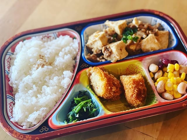 お弁当の配達で地域に貢献しています◎