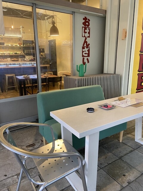 テラス席にはペット連れのお客様も♪