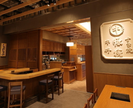 趣のある内装はインバウンド層にも大人気