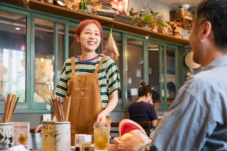 接客もみなさんにやって頂きます
