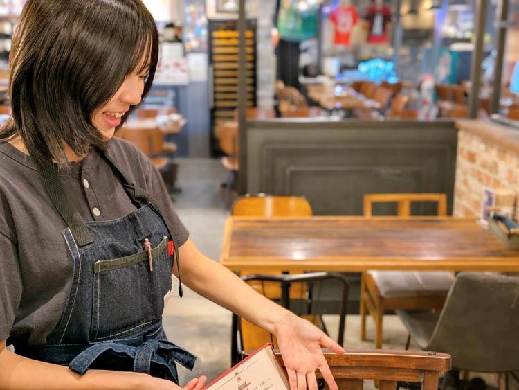 明るく元気な接客を！楽しいと笑顔が輝く♪