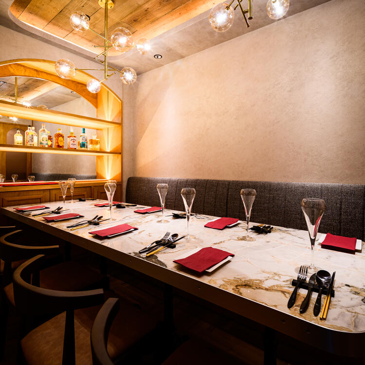 ソムリエ・サービススタッフが主役のお店♪