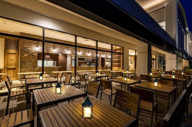 テラス席もあり開放感のある店舗