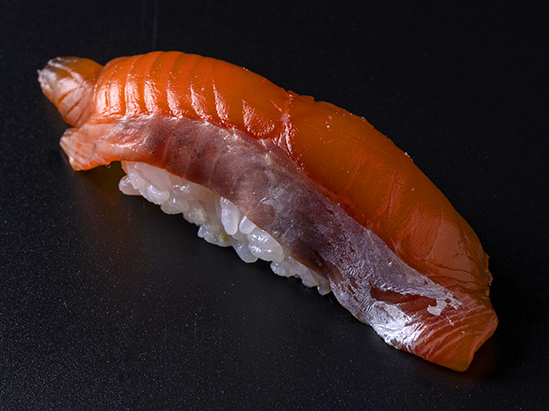 立ち食い寿司だからこそたくさん握れます◎