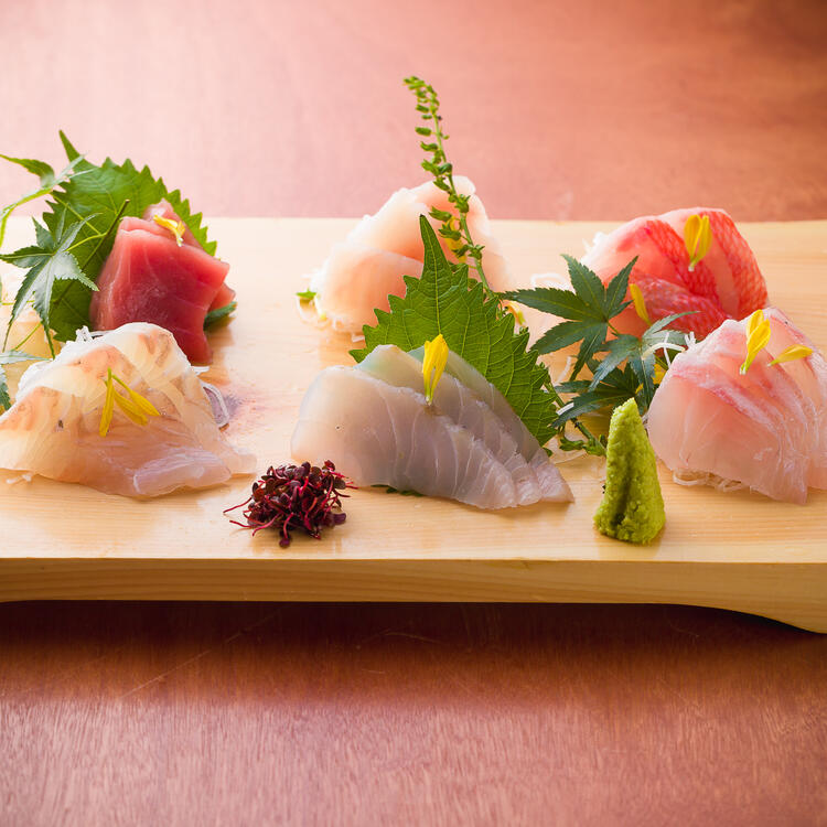 豊洲から仕入れる新鮮食材 