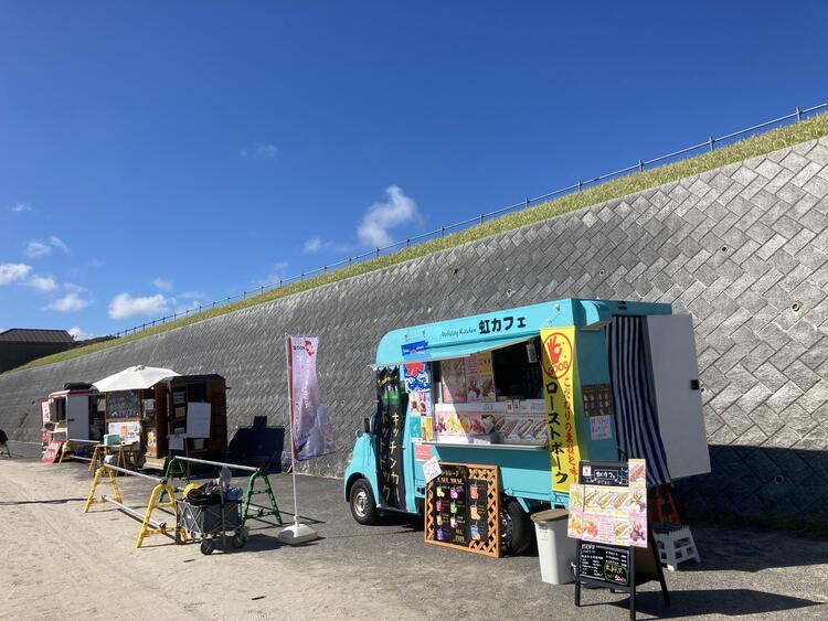 マーメイドブルーのかわいいキッチンカー★