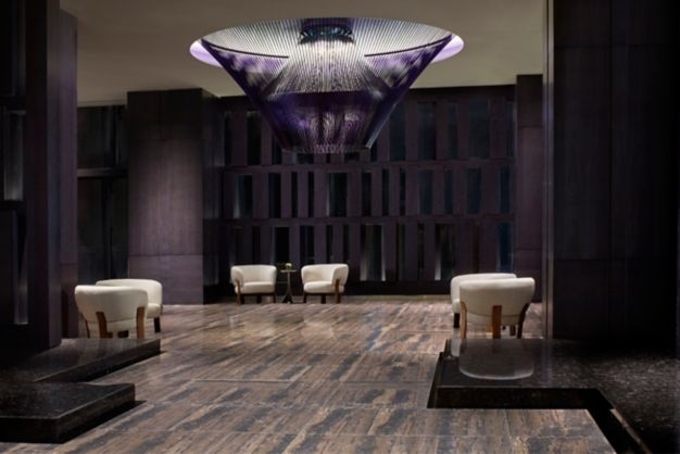 ホテル内はラグジュアリーな空間です