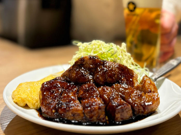 定食メニューの看板は「トンテキ」