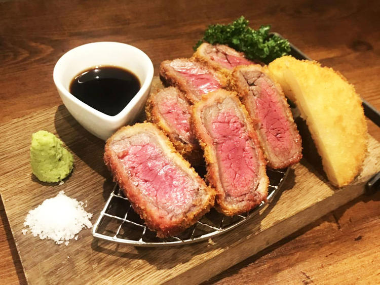 夜の名物のひとつ「海老クリームコロッケ」