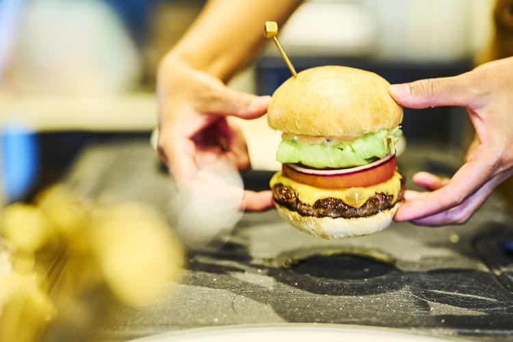 一番人気の相州牛　BOX BURGER