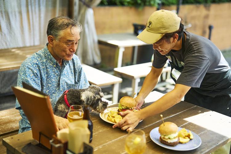 テラス席はペットウェルカム！