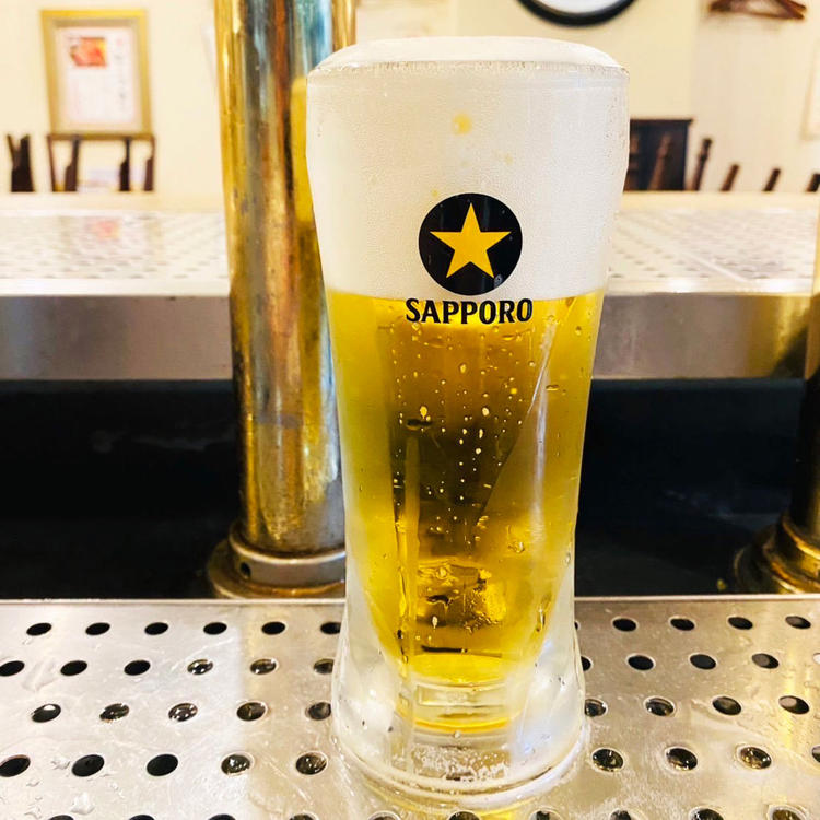 洋食には樽生「サッポロ黒ラベル」