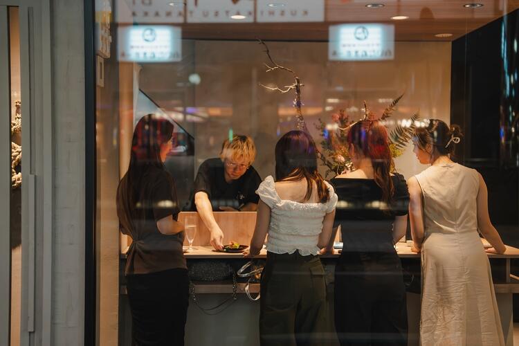 連日多くのお客様にお越しいただいています