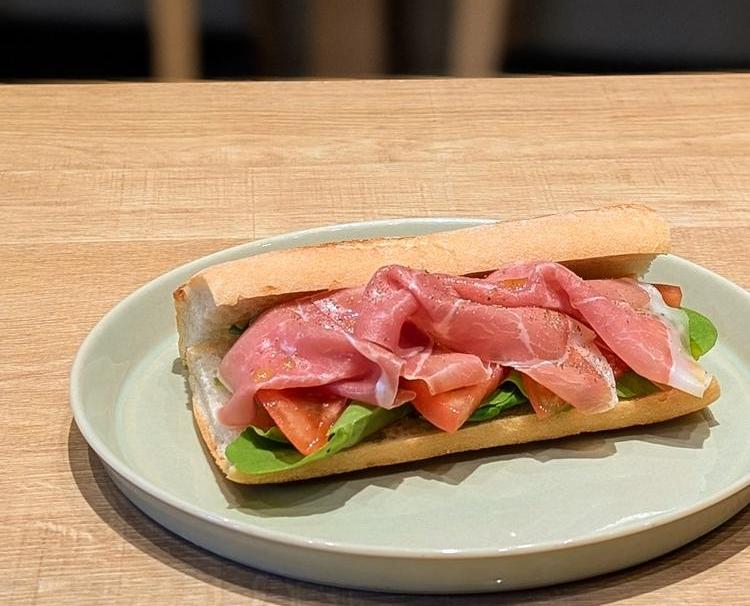 焼きたてパニーニ