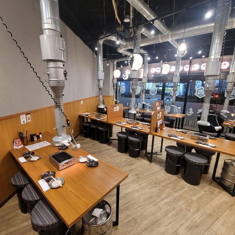 テーブル広々、大勢様にも対応可能♪