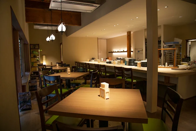 レトロなお店で一緒に楽しく働きましょう！