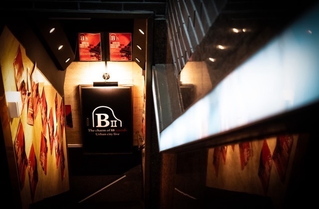 新橋駅から徒歩3分の立地です