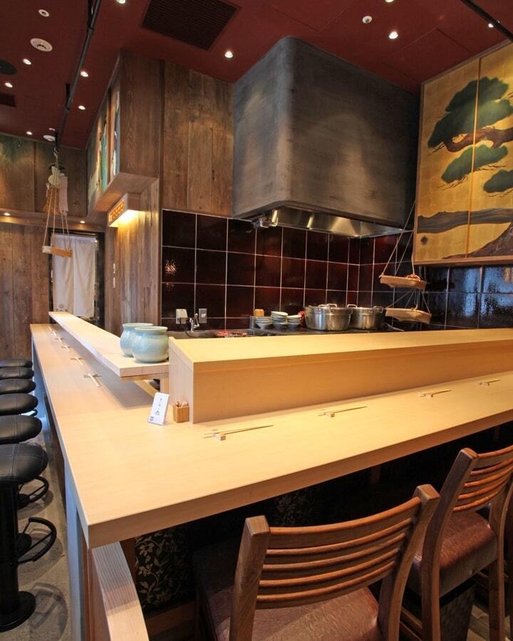 カウンター席がメイン♪